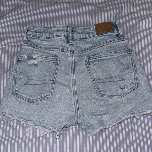 American Eagle Outfitters Women's Light Blue Distressed Jean Shorts - Picture 4 of 4